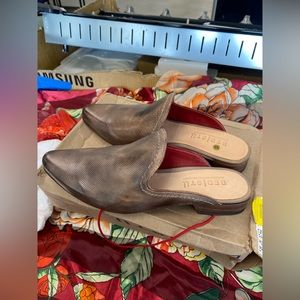 BED STU BRENDA F392013 WOMENS GRAY LEATHER SLIP ON MULE FLATS SHOES